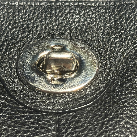 100% authentic Coach black leather crossbody / messenger bag - Picture 5 of 13